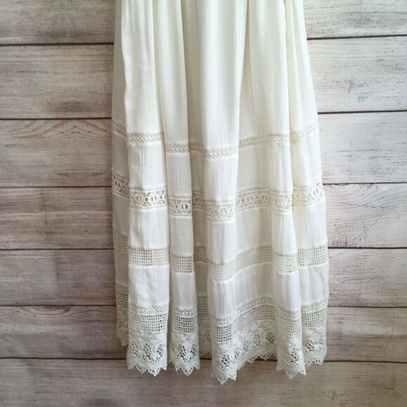 ALICE + OLIVIA DANNA DRESS WITH TIE SHOULDERS AND COTTON CROCHET DETAILS - Picture 3 of 8